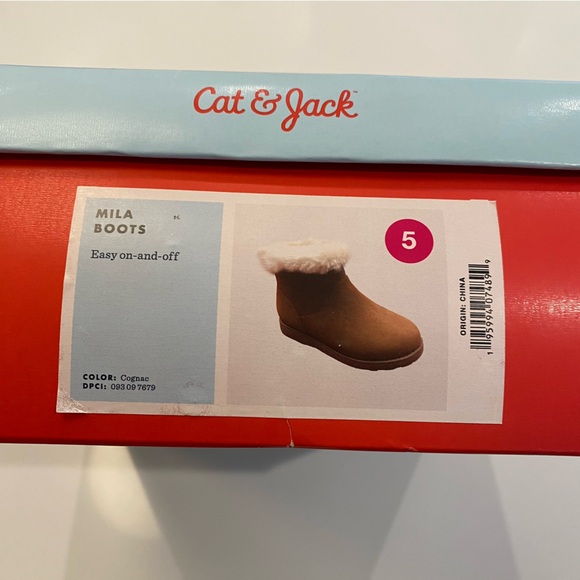 Cat & Jack Girls Faux Suede boots size 5 - Picture 7 of 8